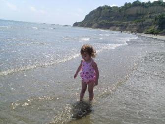 Ooh The Water's Lovely ~ And her first paddle in English waters. 