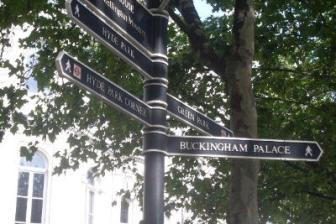 Which Way to go? ~ Just to prove we were actually in London. 
