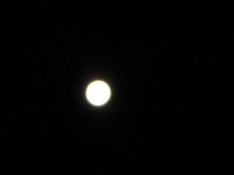 Full Moon ~  The inspiration for a pic n poem called The Night Light.
Photo by Tracy Blakiston in Glen Iris, Western Australia. 