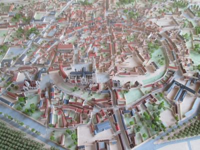 A diplorama of old Senlis