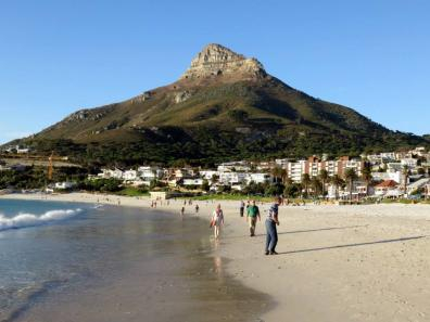 Lions Head as seen from Camp's Bay. South Afrika, 17.april.2015. 