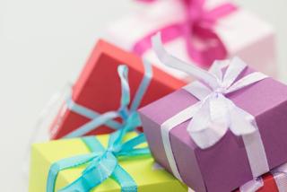 Picture of Gift Boxes ~   *Snow1*    *Snow3*   *Snow3*
 *Snow2*   *Snow4*  
     Wishing You A 
 Brightly Wrapped 
 Holiday 
 Surprise     
  *Snow3*   *Space*    *Snow3*    *Space*    *Snow1*
   *GiftP*    *Snow1*    *GiftG*    *Snow1*    *GiftT*      

 
*Angel*

 
 





 